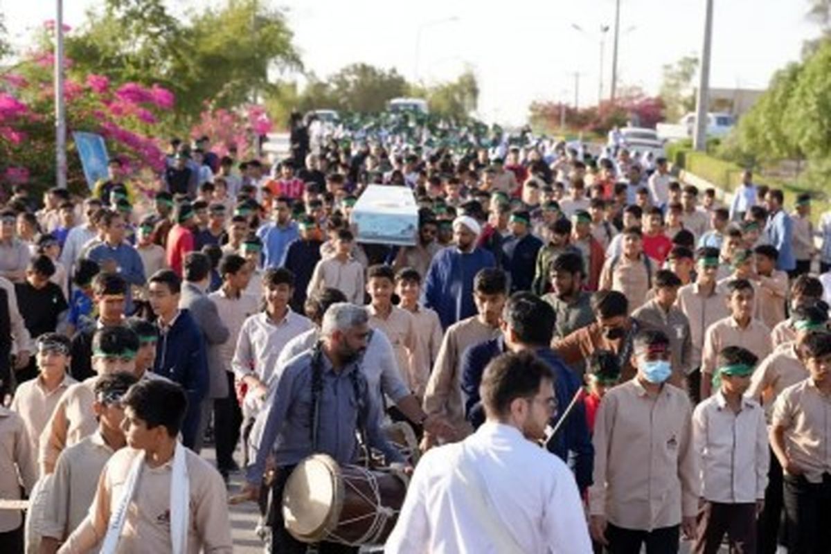 تشییع باشکوه پیکر مطهر شهید گمنام بر دستان دانش‌آموزان مدارس شهرک فجر گاز