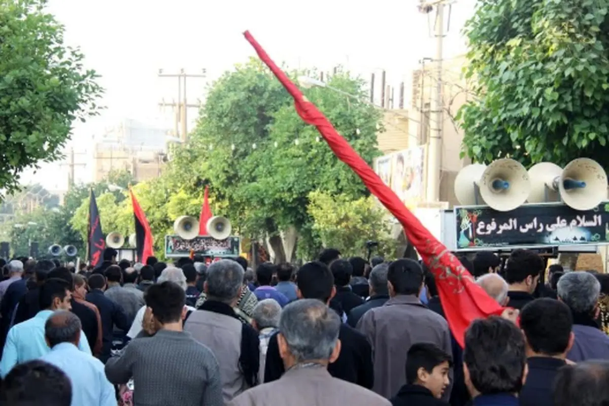 راهپیمایی حرم تا حرم با حضور جاماندگان اربعین در دزفول برگزار شد