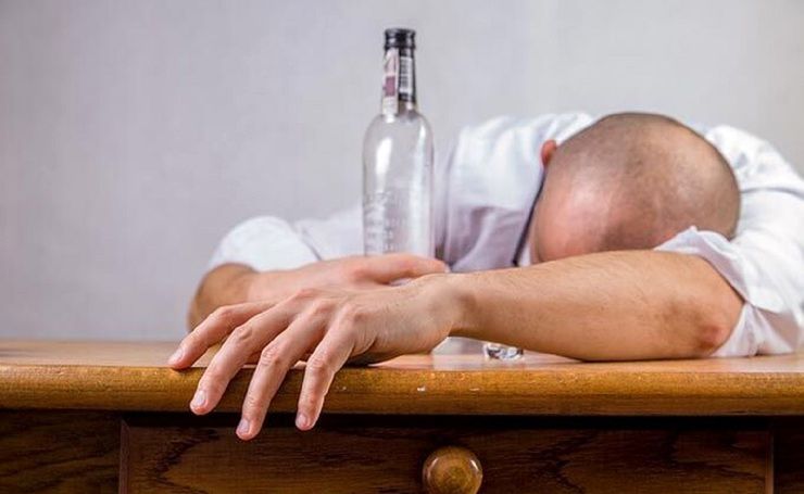 روند افزایشی تعداد افراد مسموم شده با الکل در بندرعباس