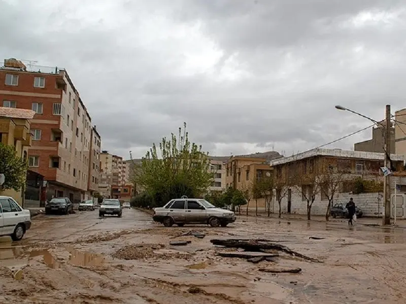 تخلیه روستاهای پایین دست رودخانه خشک شیراز/ اعزام 10 دستگاه اتوبوس برای تخلیه روستاهای «ماه فیروزان» و «کوشکک» 