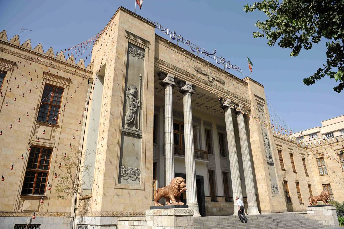 بازدید سخنگوی دولت از بیمارستان بانک ملی ایران
