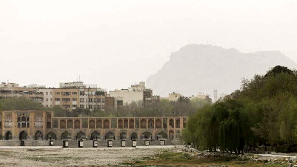 کیفیت هوای شهر اصفهان در شرایط ناسالم است