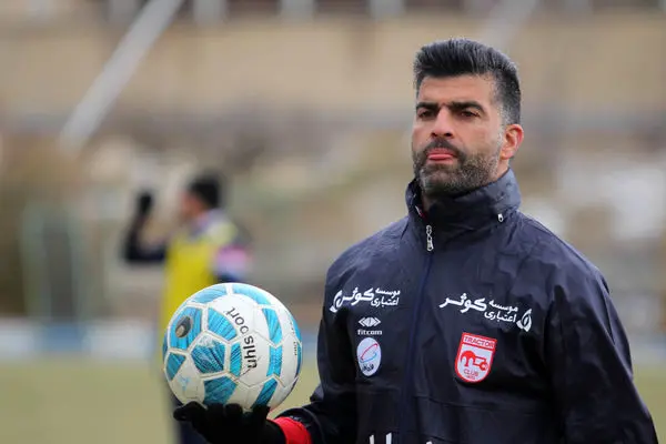 هاشمیان مربی با دانش است، هواداران صبور باشند