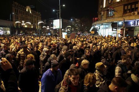 ادامه تظاهرات در صربستان