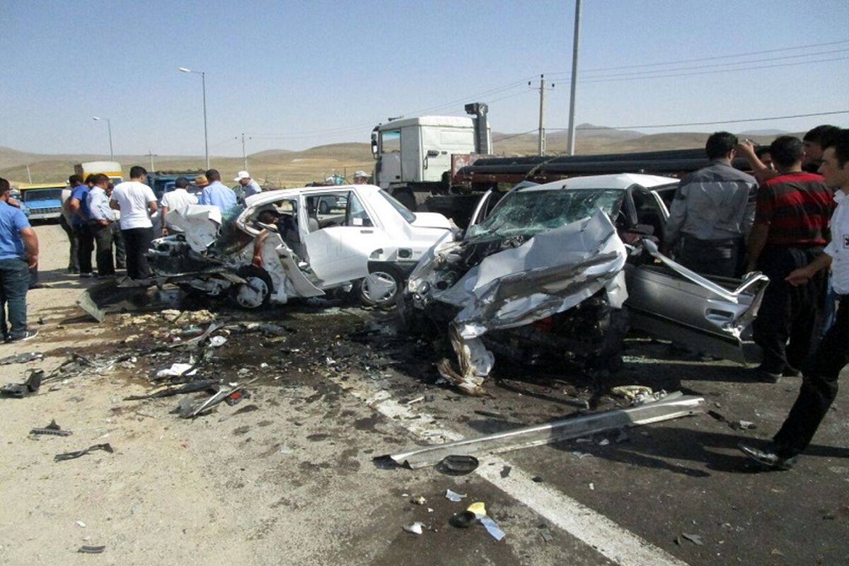  تصادف شدید پراید و پژو در جاده رشت- تهران 