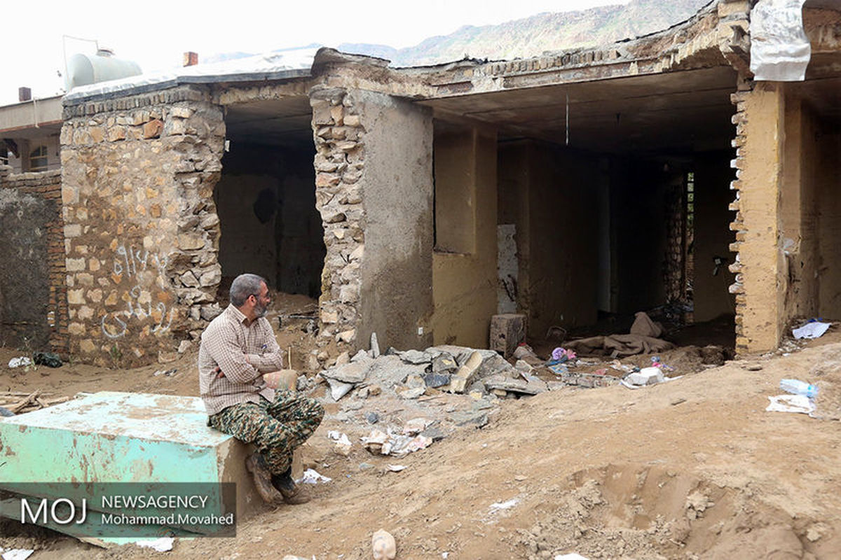 کمک ۲ میلیارد ریالی خانواده بسیجی شهید "علیزاده" به هموطنان سیل‌زده در لرستان