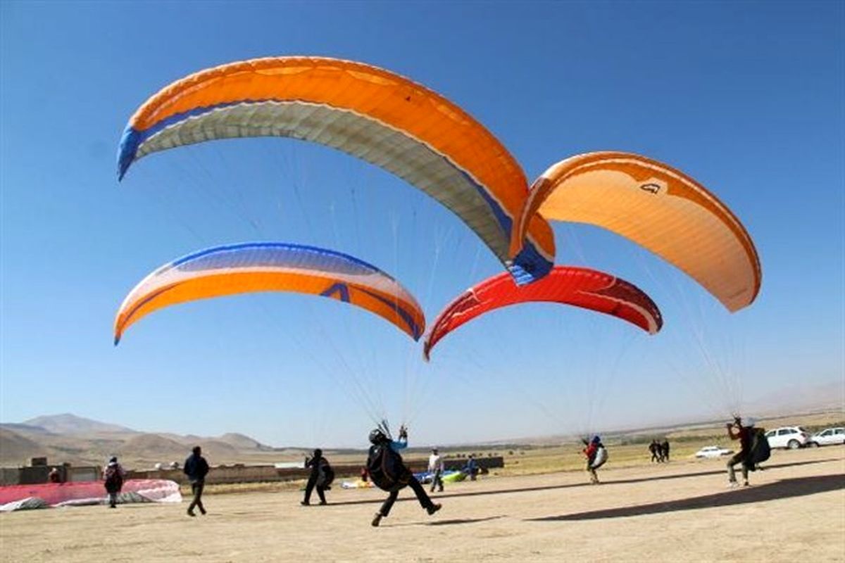 برگزاری افتتاحیه جشنواره ورزش‌های هوایی یگان ویژه ناجا
