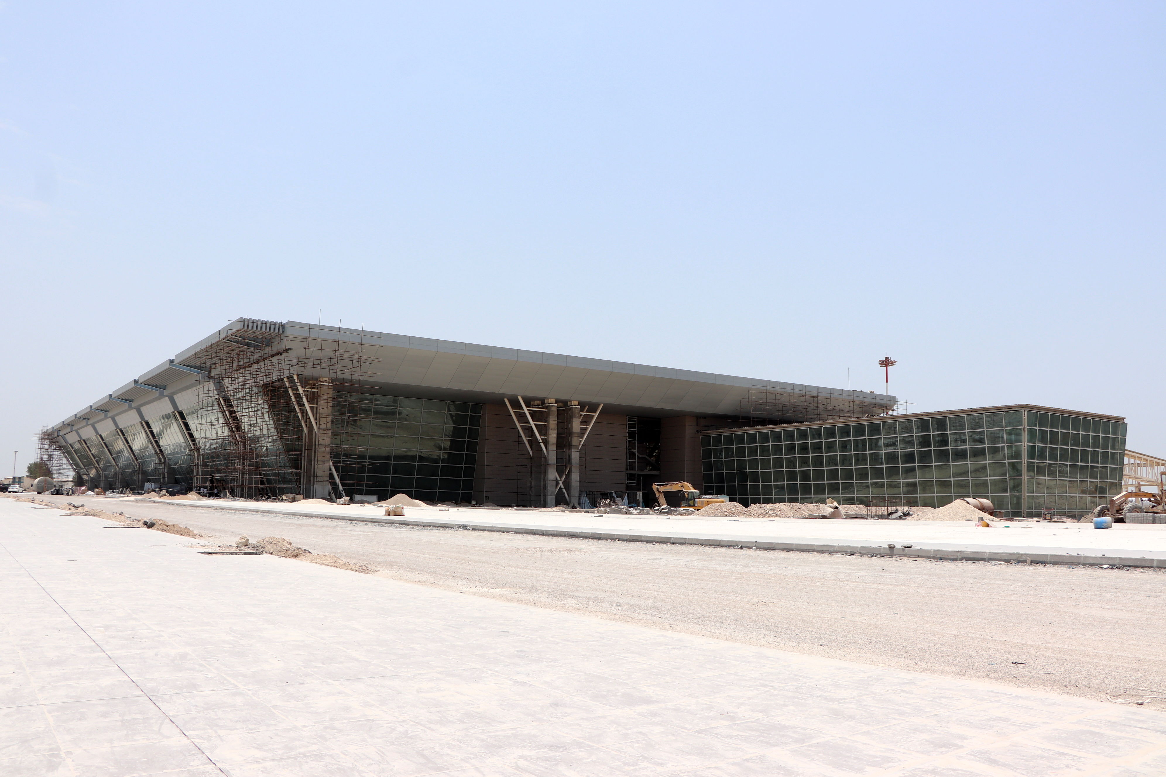 ضعف های پیمانکار و محدودیت های کرونایی علل تاخیر در افتتاح فرودگاه جدید کیش