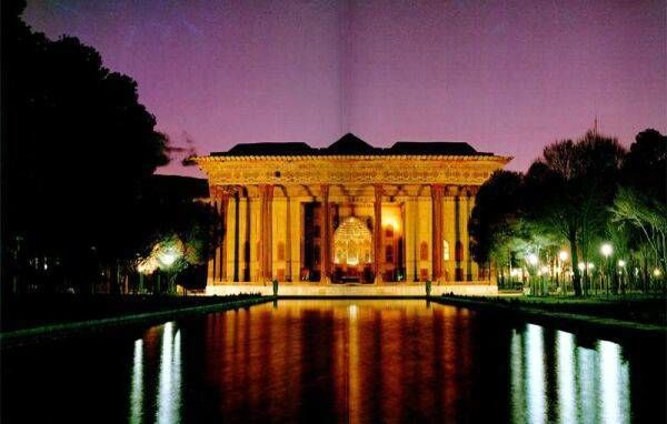 اماکن تاریخی و جاذبه‌های گردشگری اصفهان در روز پنج شنبه تعطیل است