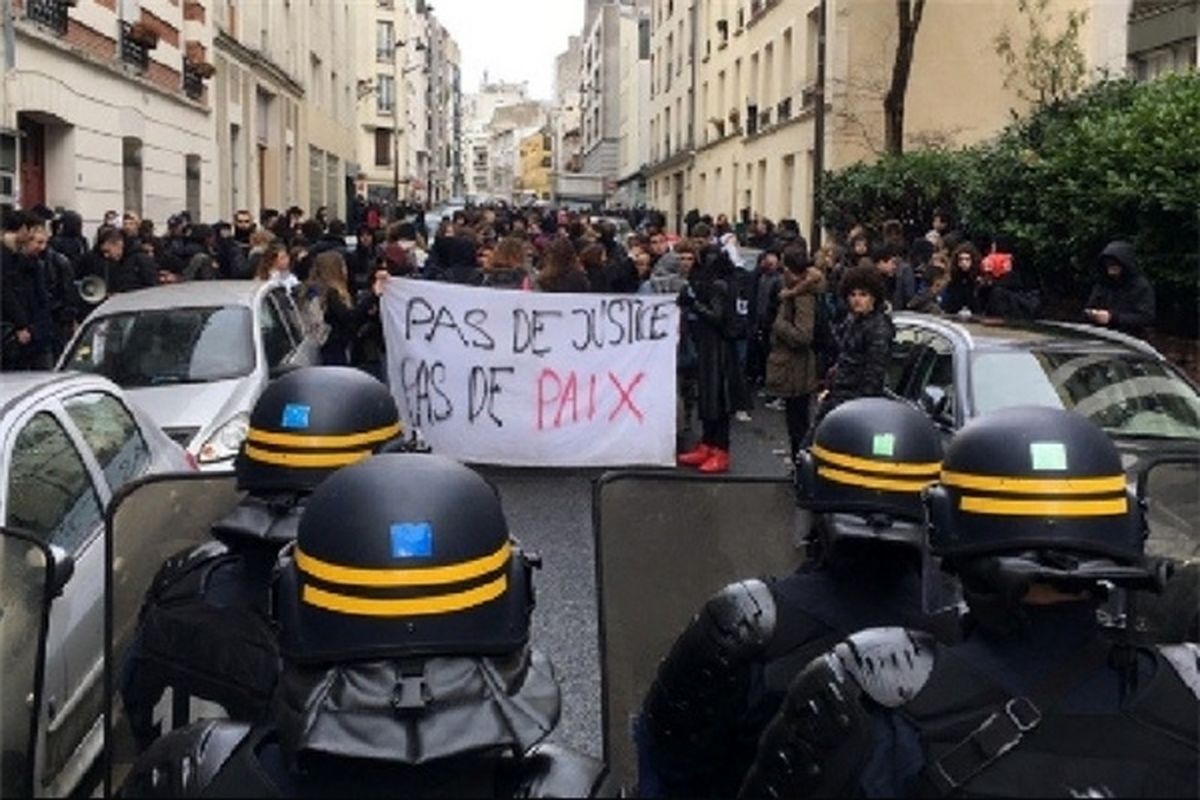 تظاهرات دانش‌آموزان در پاریس در اعتراض به خشونت‌های پلیس فرانسه