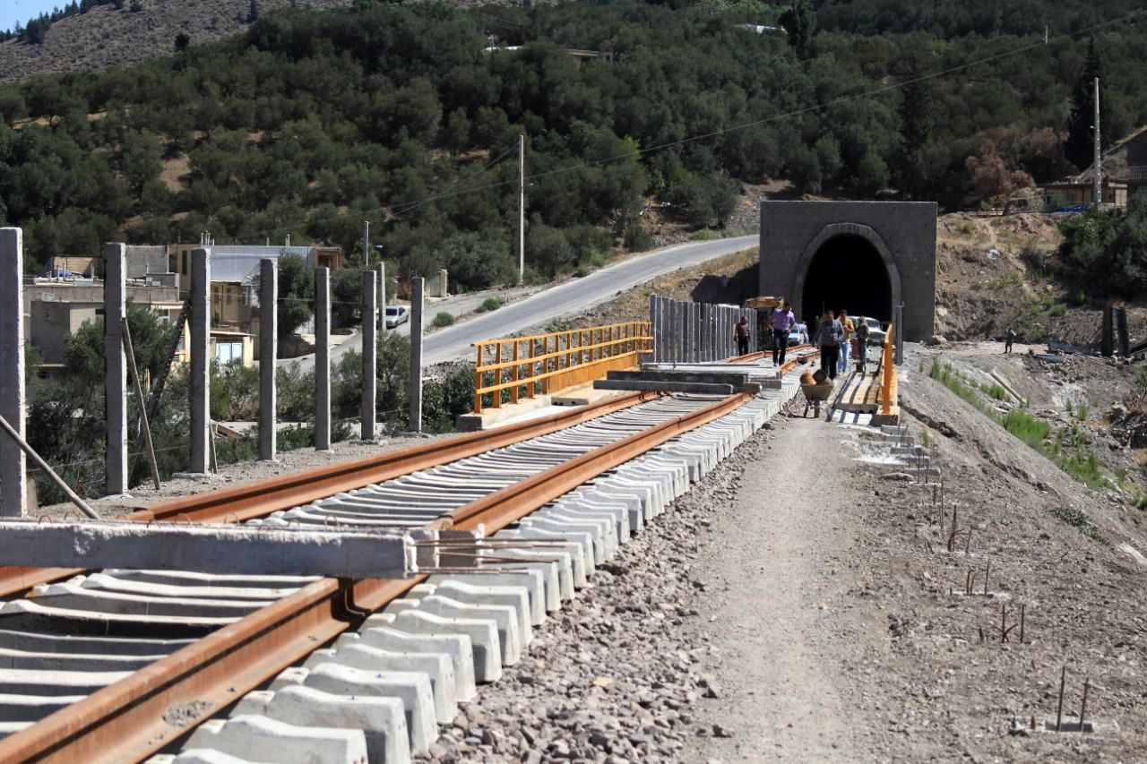 شروع عملیات اجرایی توقف‌گاه راه آهن قزوین-رشت در رودبار 