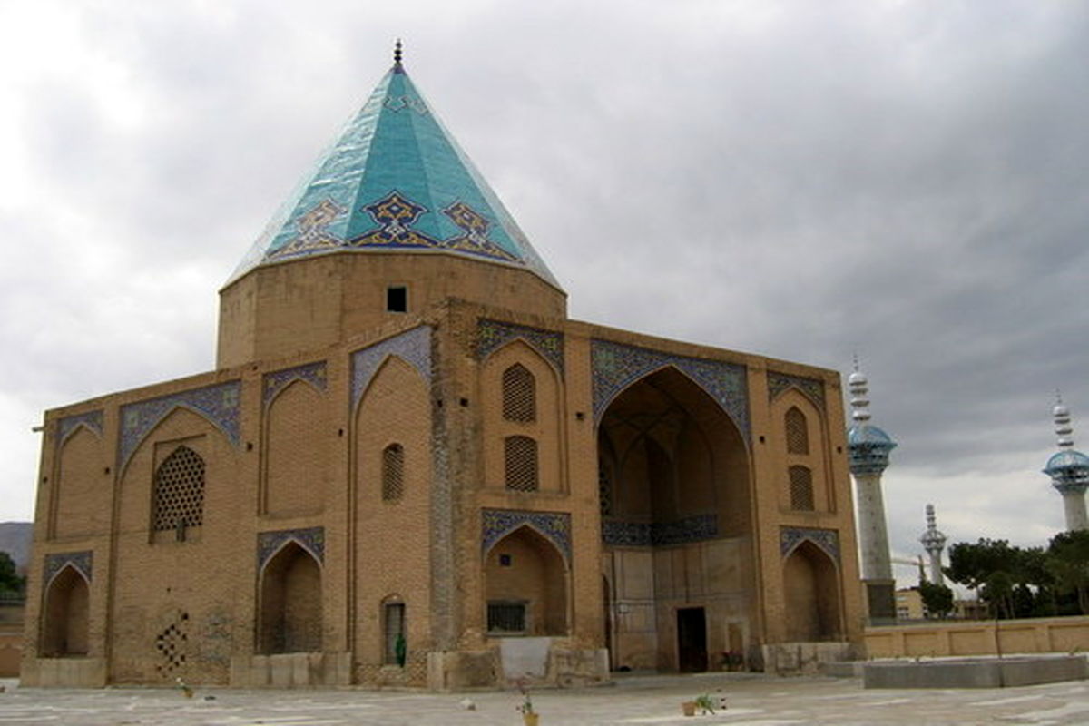  تخت فولاد اصفهان می تواند یک مرکز گردشگری مهم مذهبی و تاریخی در باشد