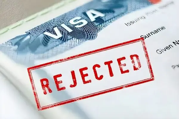 آمریکا بی‌سر و صدا ویزای دانشجویان خارجی را لغو می‌کند