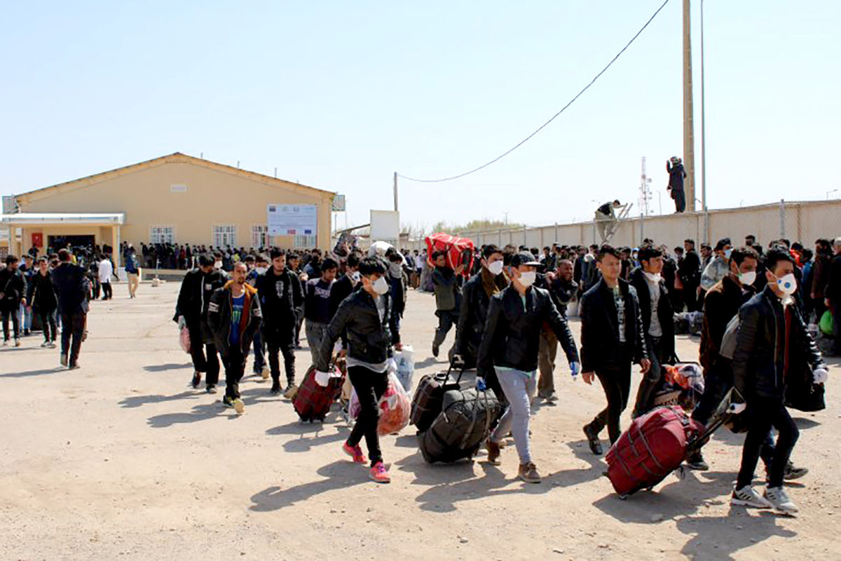 منع تردد مسافران افغانستانی از گذرگاه زمینی دوغارون به ایران