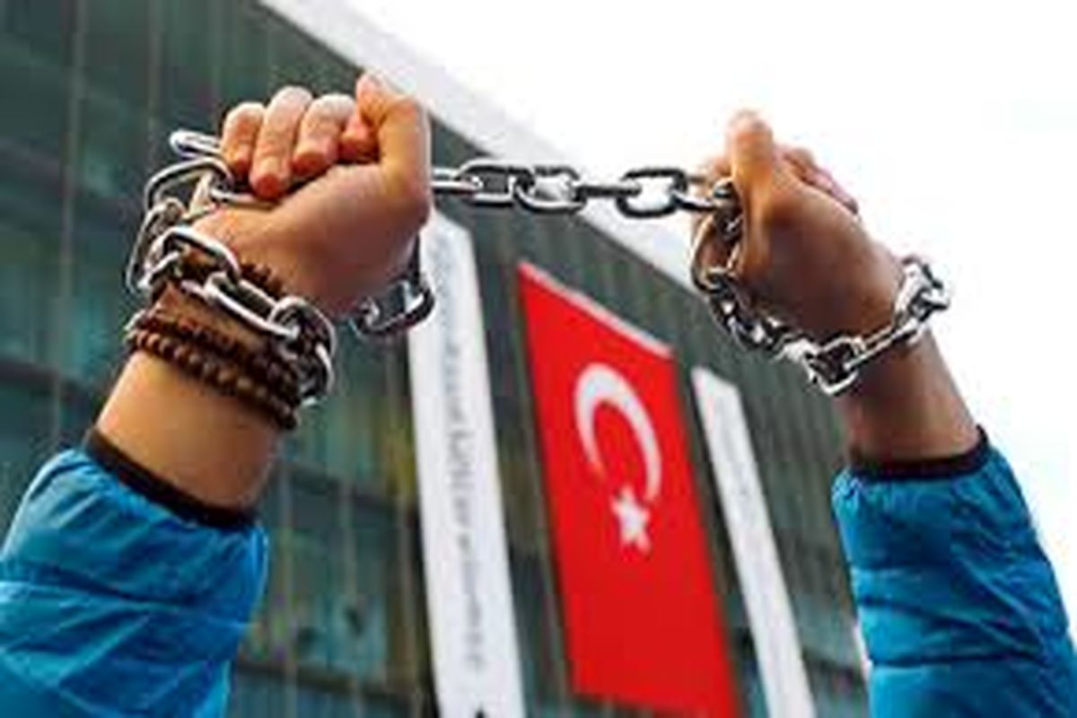 بازداشت 12 فعال حقوق بشری در ترکیه
