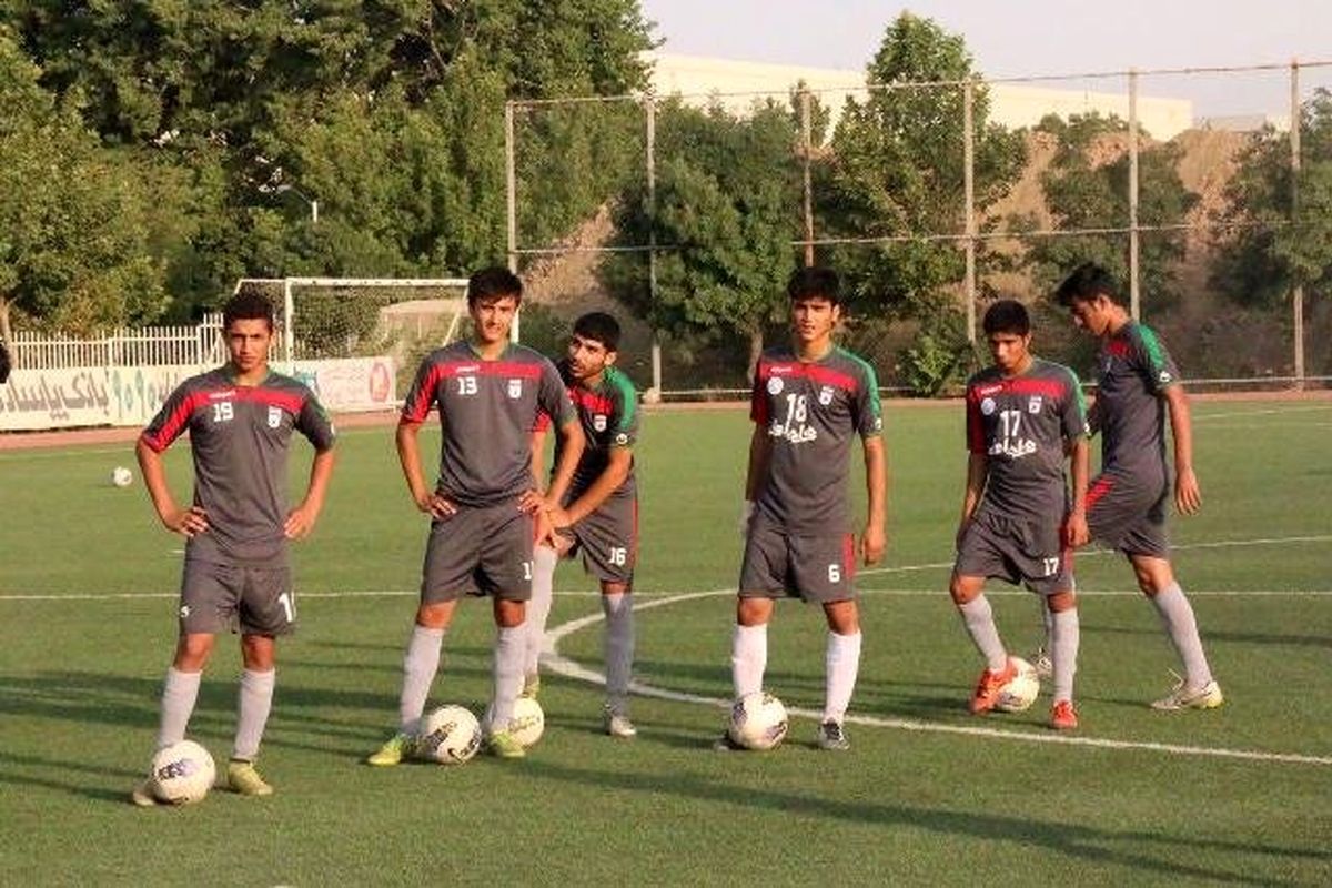 از ۲۵ بازیکن به اردوی تیم ملی فوتبال نوجوانان دعوت شد
