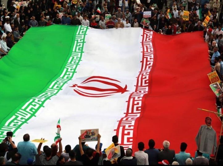 جشن چهل و پنجمین سالگرد پیروزی انقلاب اسلامی از جوار سواحل خلیج فارس