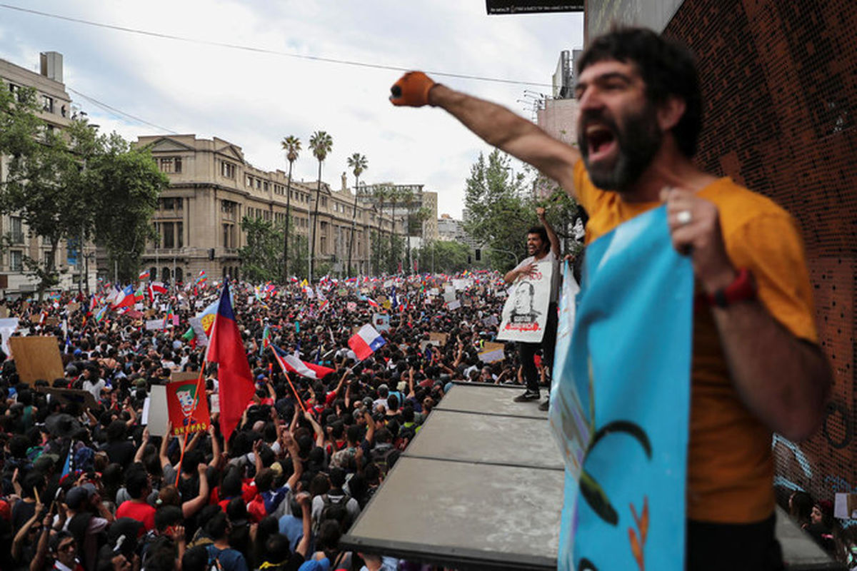 معترضان در شیلی خواستار استعفای رئیس جمهور این کشور شدند