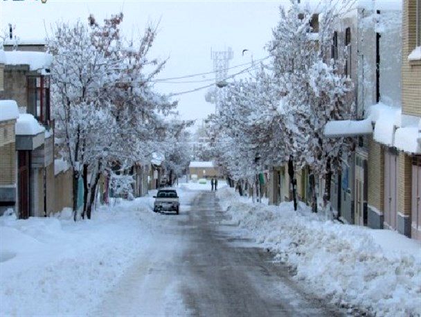بارش برف زمستانی در مناطق غربی استان اصفهان