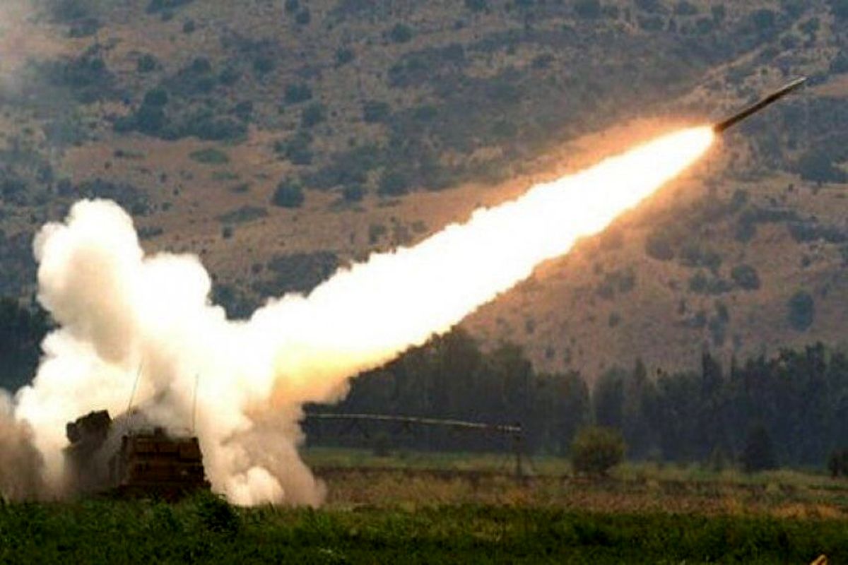 استفاده از موشک‌های نقطه زن، نشان از قدرت برتر نظامی ایران است