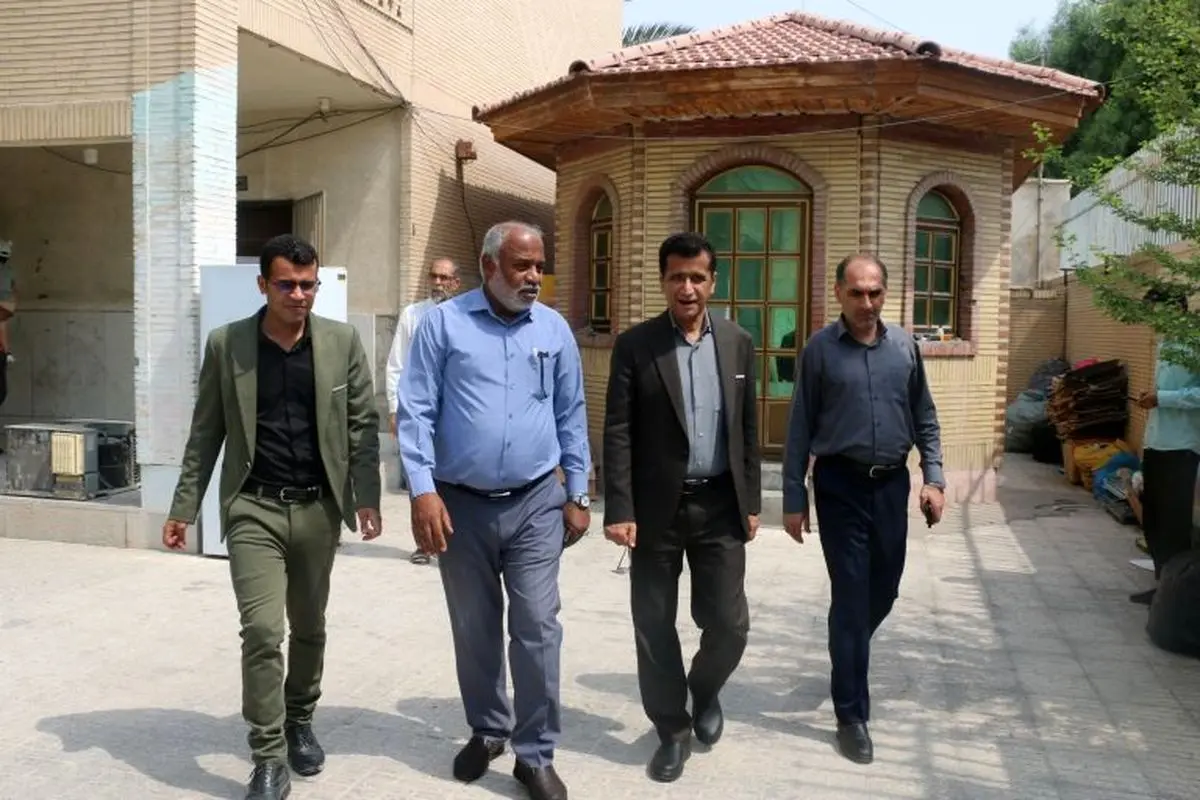 بازدید مدیرکل آموزش و پرورش هرمزگان از فرآیند برگزاری آزمون سمپاد در بندرعباس