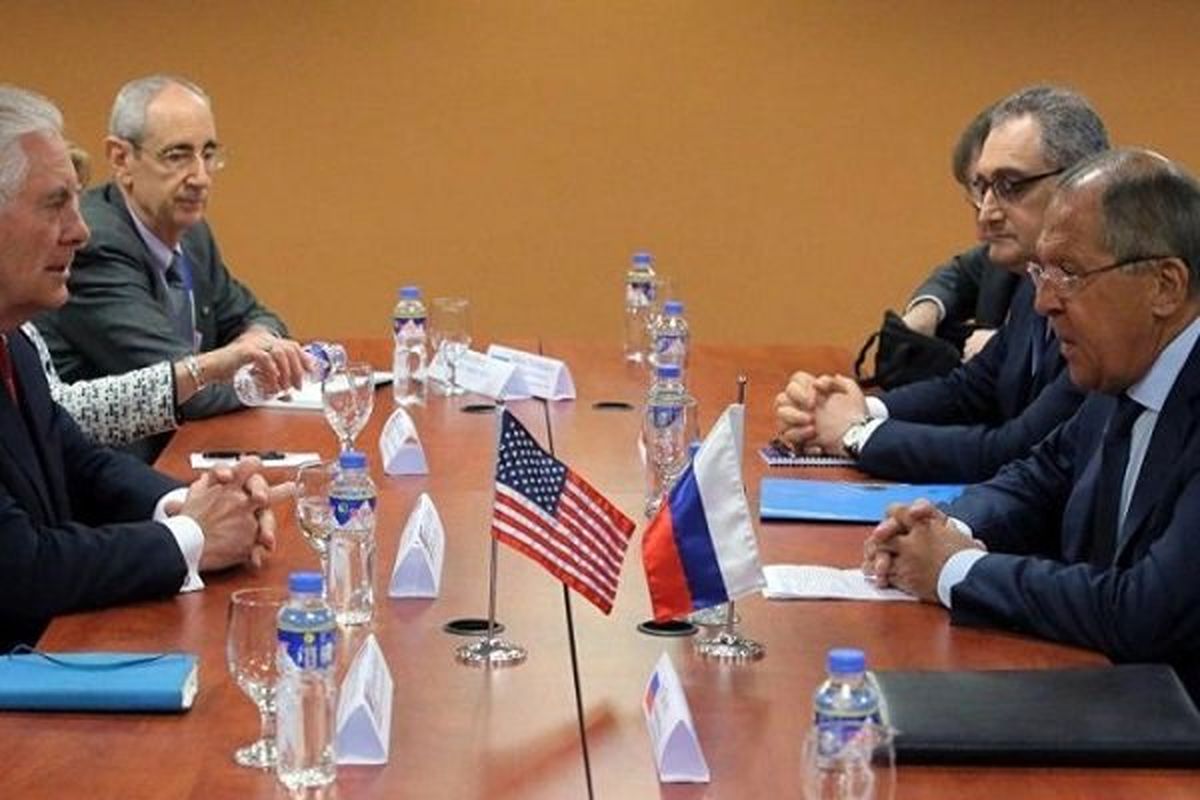 وزرای خارجه آمریکا و روسیه در اجلاس اپک با هم دیدار کردند