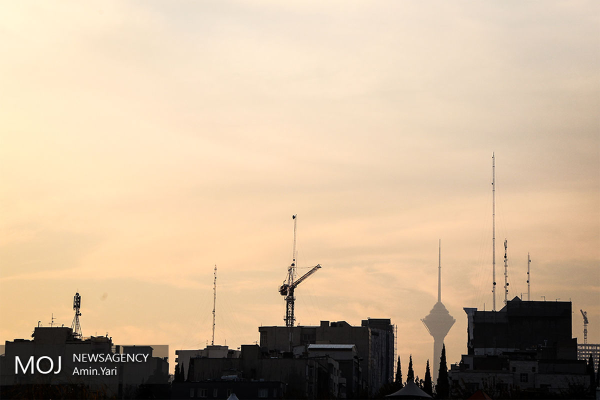 کیفیت هوای تهران در 9 آذر ناسالم است