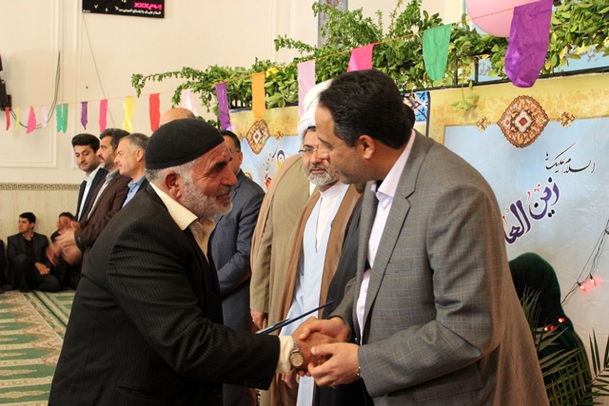 53 نفر از کارکنان  آب و فاضلاب شهری و روستایی در اصفهان بعنوان سقا برتر تقدیر شدند