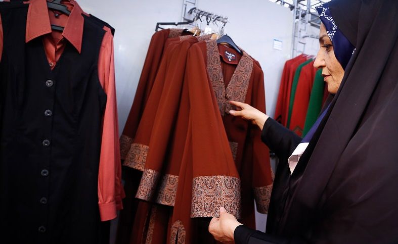 نمایشگاه عفاف و حجاب در پیاده راه فرهنگی رشت