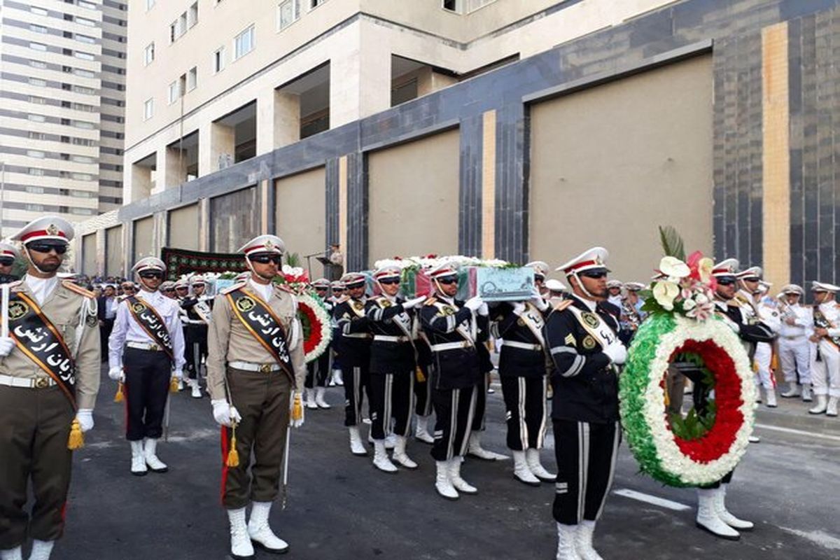 مراسم تشییع پیکر دو شهید گمنام با حضور امیر سیاری برگزار شد