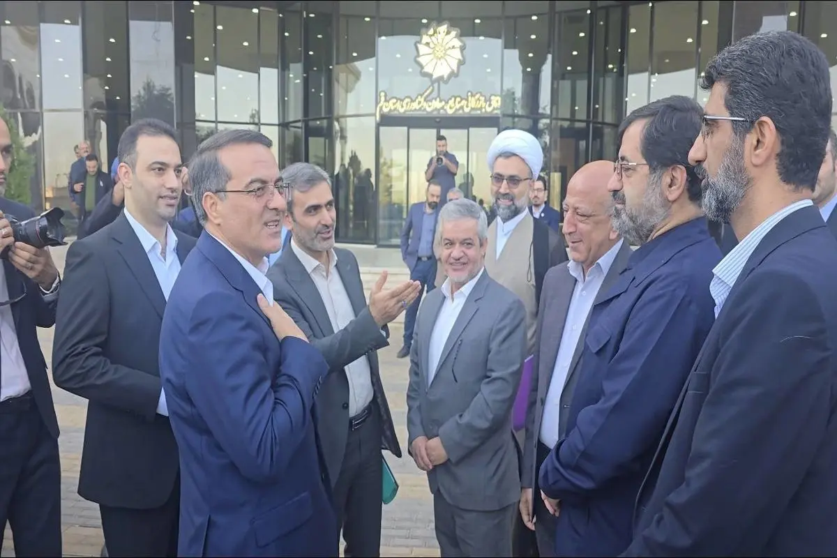 رئیس سازمان اداری و استخدامی عازم قم شد