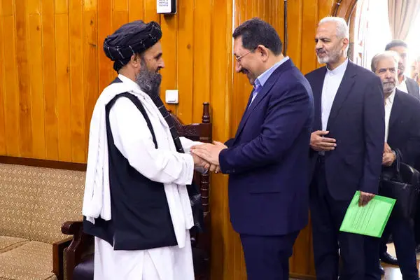اتابک و ملابرادر بر گسترش همکاری‌های اقتصادی ایران و افغانستان توافق کردند