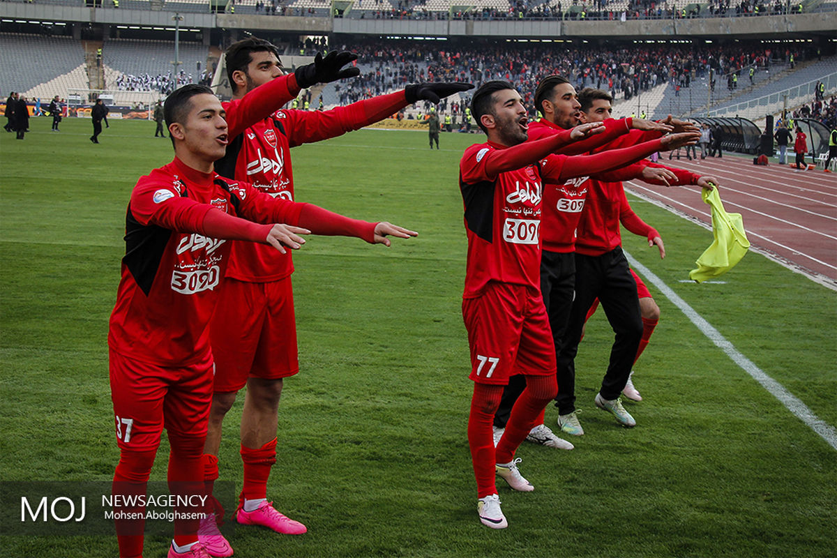 گام بلند پرسپولیس برای قهرمانی/پرسپولیس برانکو نفت را هم برد