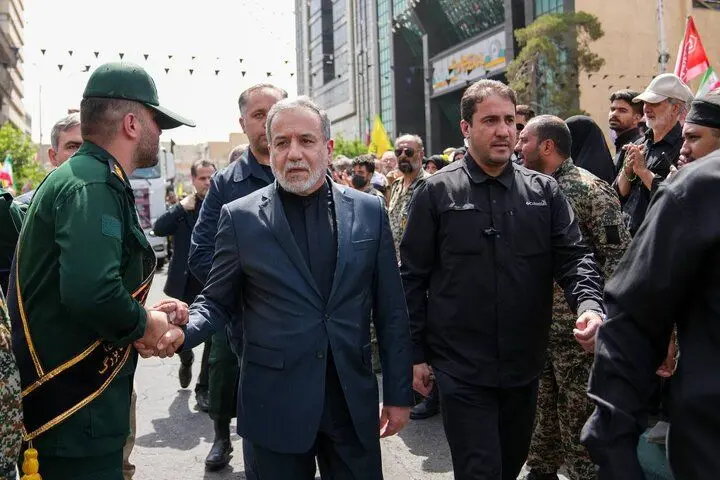 وطن من با واژه‌ی «تسلیم» بیگانه است