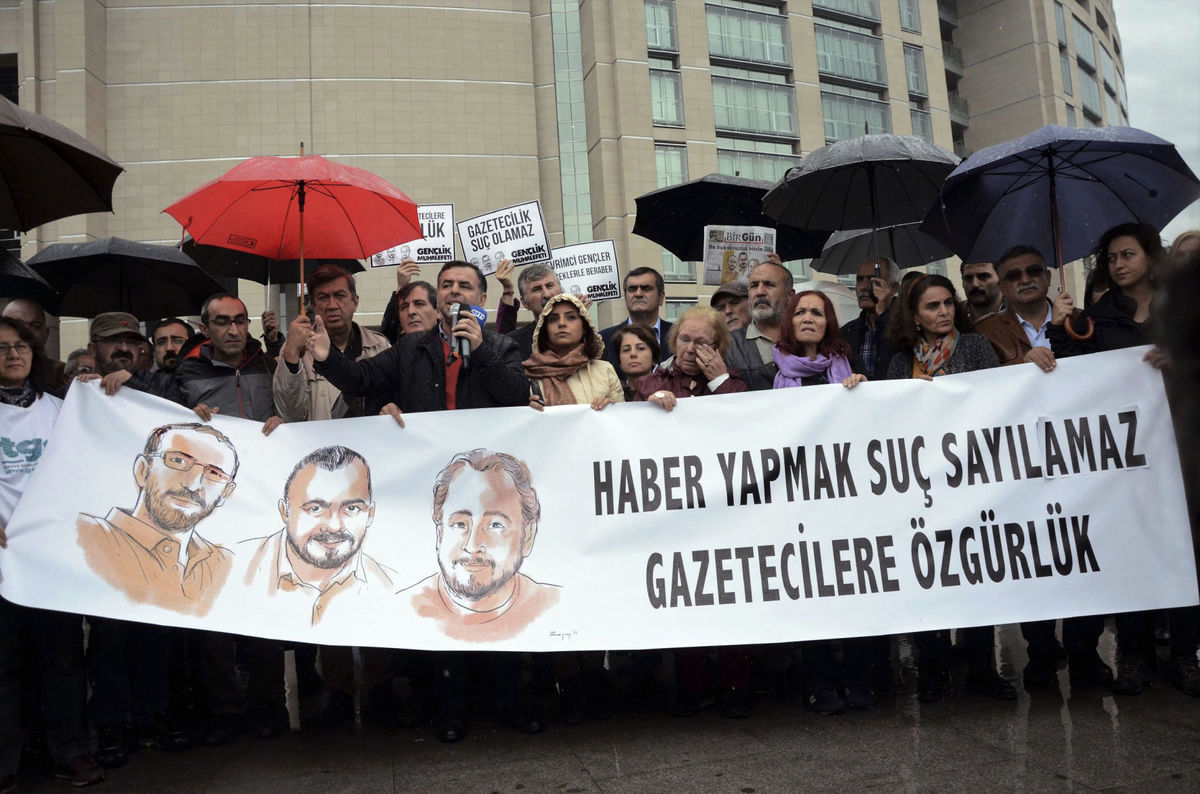 آغاز محاکمه 11 فعال حقوق بشر در ترکیه