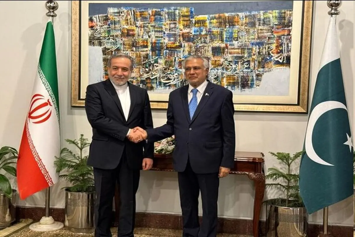 وزیر خارجه پاکستان از عراقچی استقبال کرد
