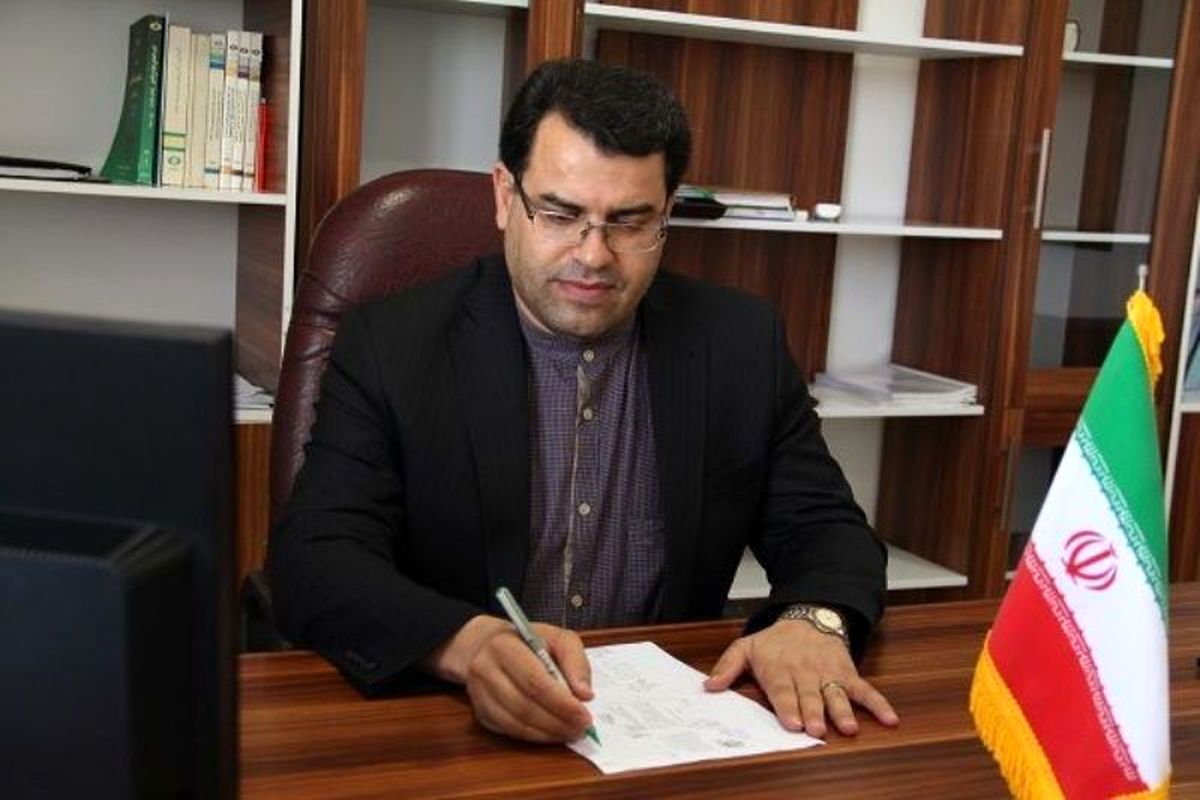 تبریک رییس دانشگاه یزد به دانش آموخته این دانشگاه در سمت استانداری یزد