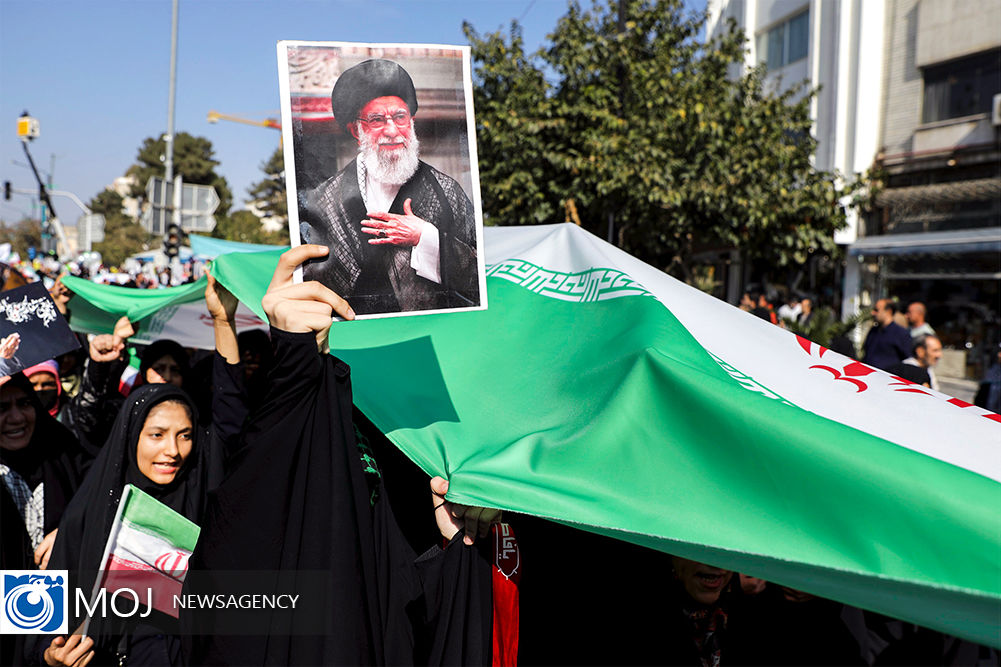 راهپیمایی اعتراض آمیز در تهران به سبب اهانت شارلی‌آبدو