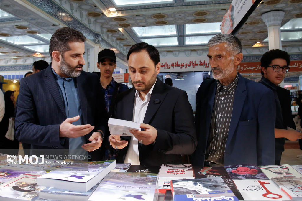 بازدید سخنگوی دولت از نمایشگاه بین المللی کتاب تهران