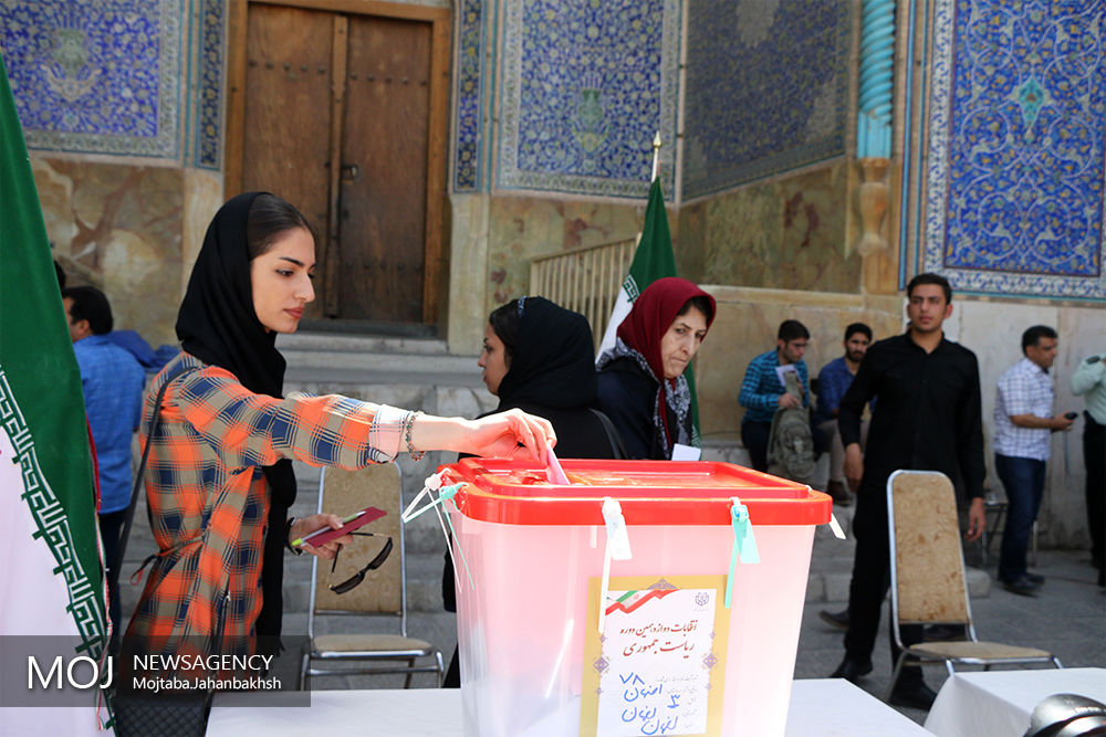 حسن روحانی در قزوین نسبت به دیگر رقبا پیشی گرفته است