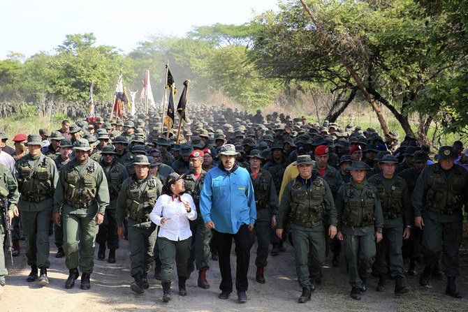 نیکلاس مادورو به ارتش ونزوئلا دستور آماده باش داد