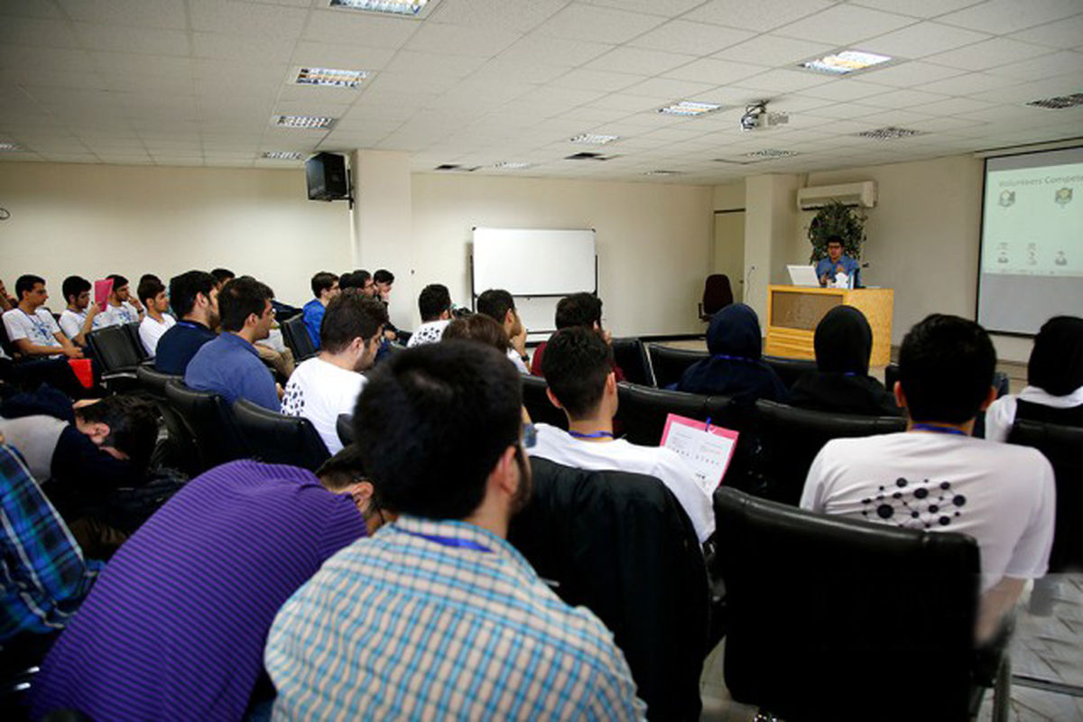 آزمون هفتمین دوره آموزشی خبرنگاران صنعت بیمه برگزار شد
