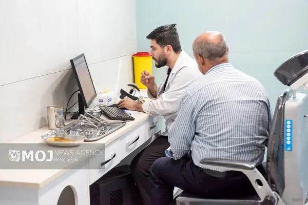 معیشت کارکنان نظام سلامت بهبود می‌یابد