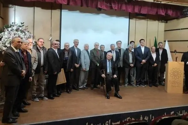 تجلیل از ۷۰ سال فعالیت هنری زادخیل، استاد بزرگ سازسازی ایران