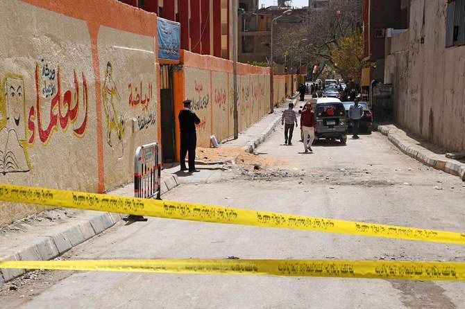 انفجار بمب کنار جاده ای در منطقه سینا، 6 پلیس مصری را زخمی کرد