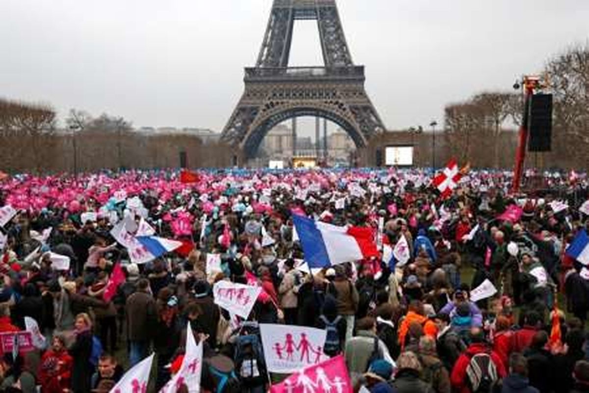 مسابقات فوتبال، سدی برای احقاق حق معترضان فرانسه