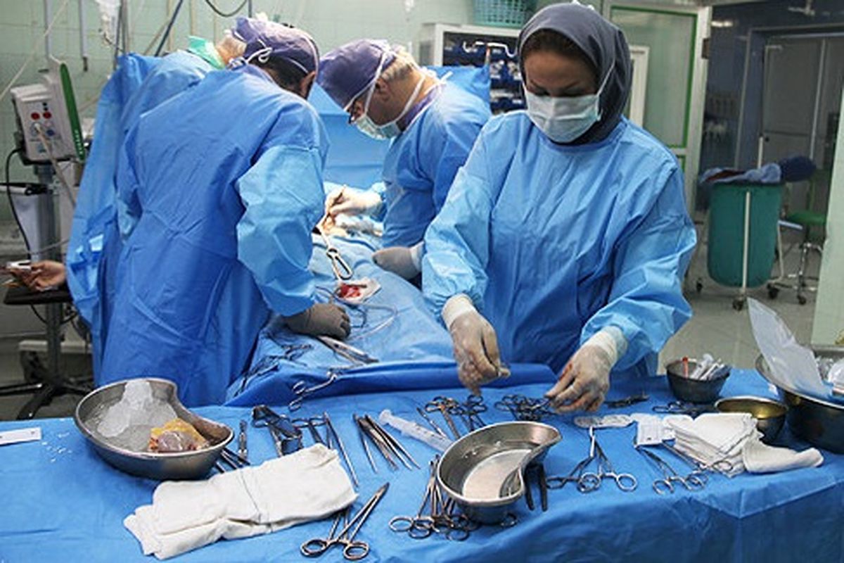 جراحی کیست تخمدان بیمار باردار بدون انجام عمل باز در بیمارستان شهید بهشتی کاشان