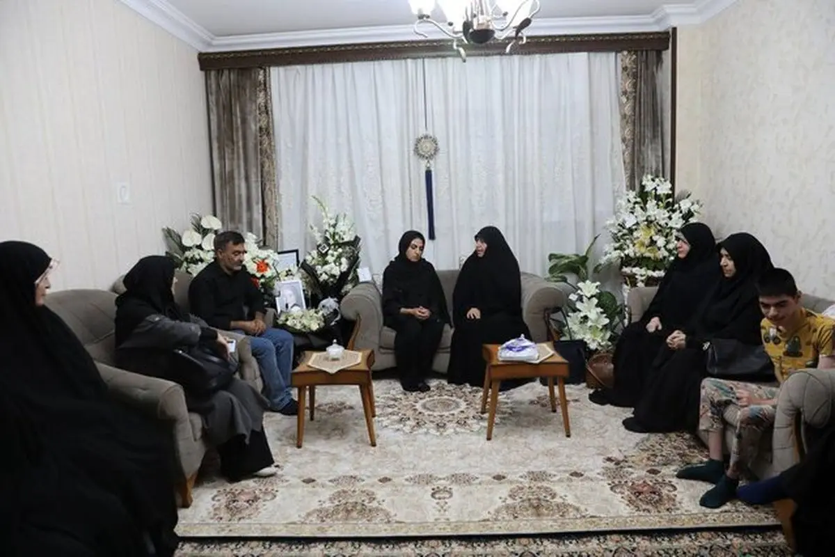 اعضای فراکسیون زنان مجلس با خانواده «الهه حسیننژاد» دیدار کردند