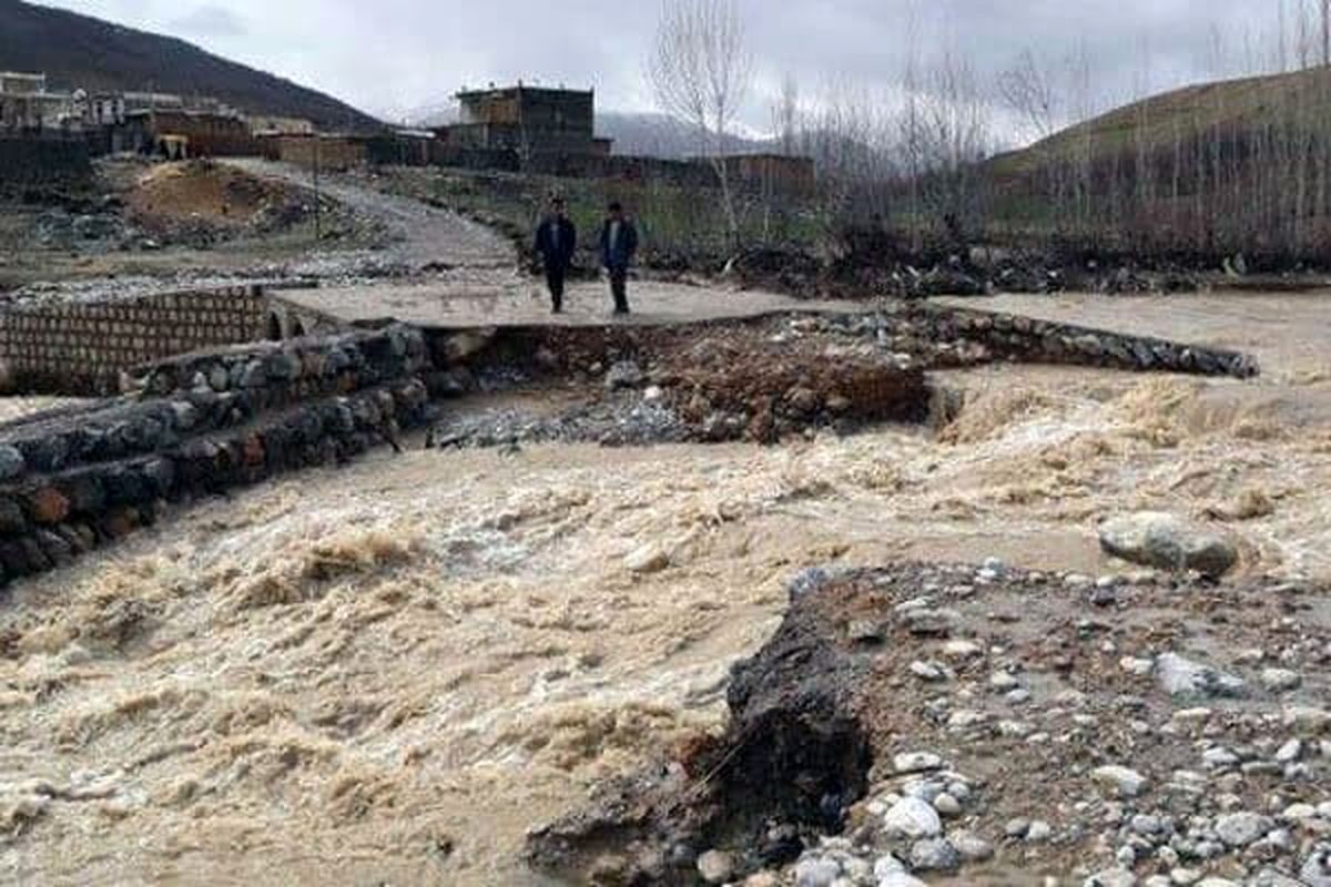 خسارت سیل به 55 کیلومتر از راهها و 40 دستگاه پل در جاده های استان اصفهان 