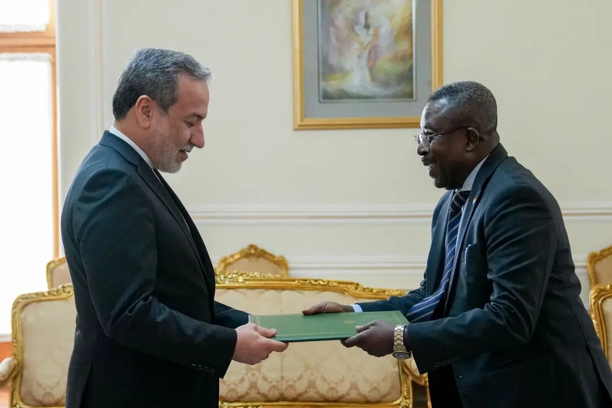 سفیر جدید غنا رونوشت استوارنامه خود را تسلیم وزیر امور خارجه کشورمان کرد